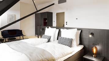 Artículos del minibar gratis y caja de seguridad en la habitación