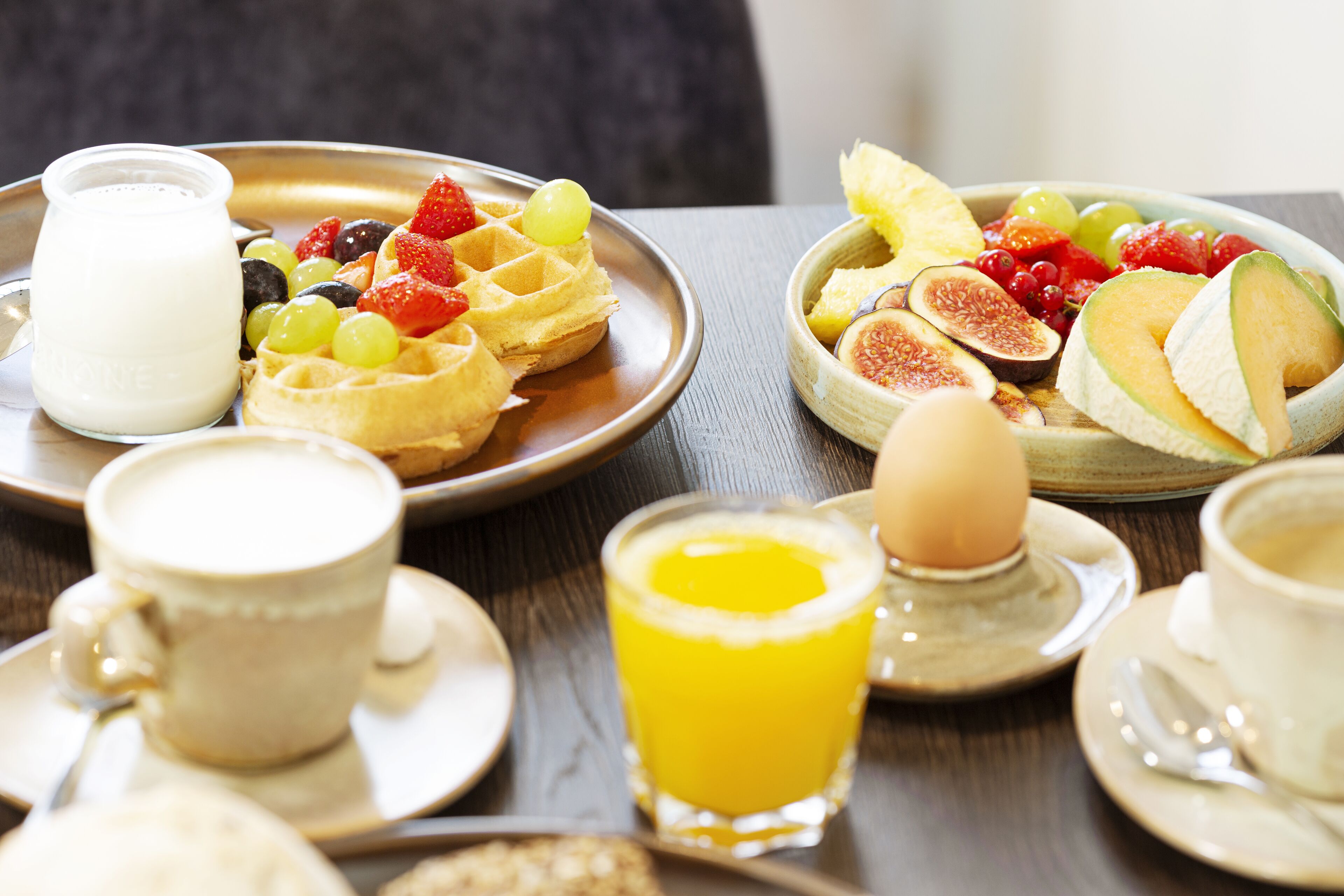 daily buffet breakfast (eur 25 per person)
