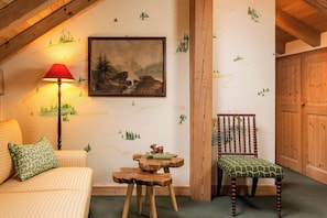 Suite | 1 bedroom, premium bedding, in-room safe, individually decorated