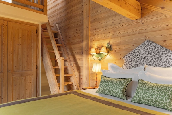 Chambre Mezzanine | Premium bedding, in-room safe, individually decorated