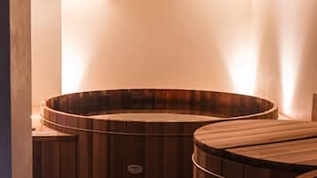 Badstue, boblebad, kroppsbehandlinger og svensk massasje