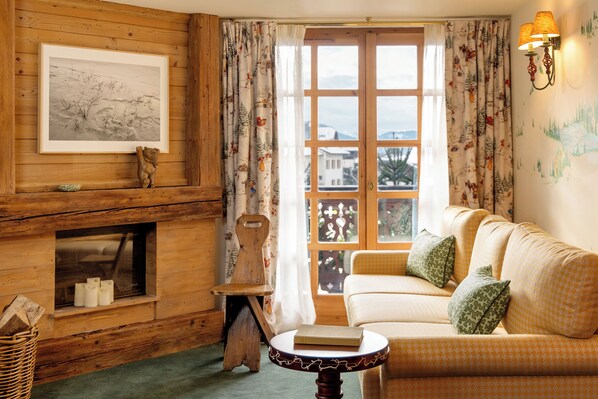 Premium bedding, in-room safe, individually decorated - Hotel Saint Georges (Megeve)
