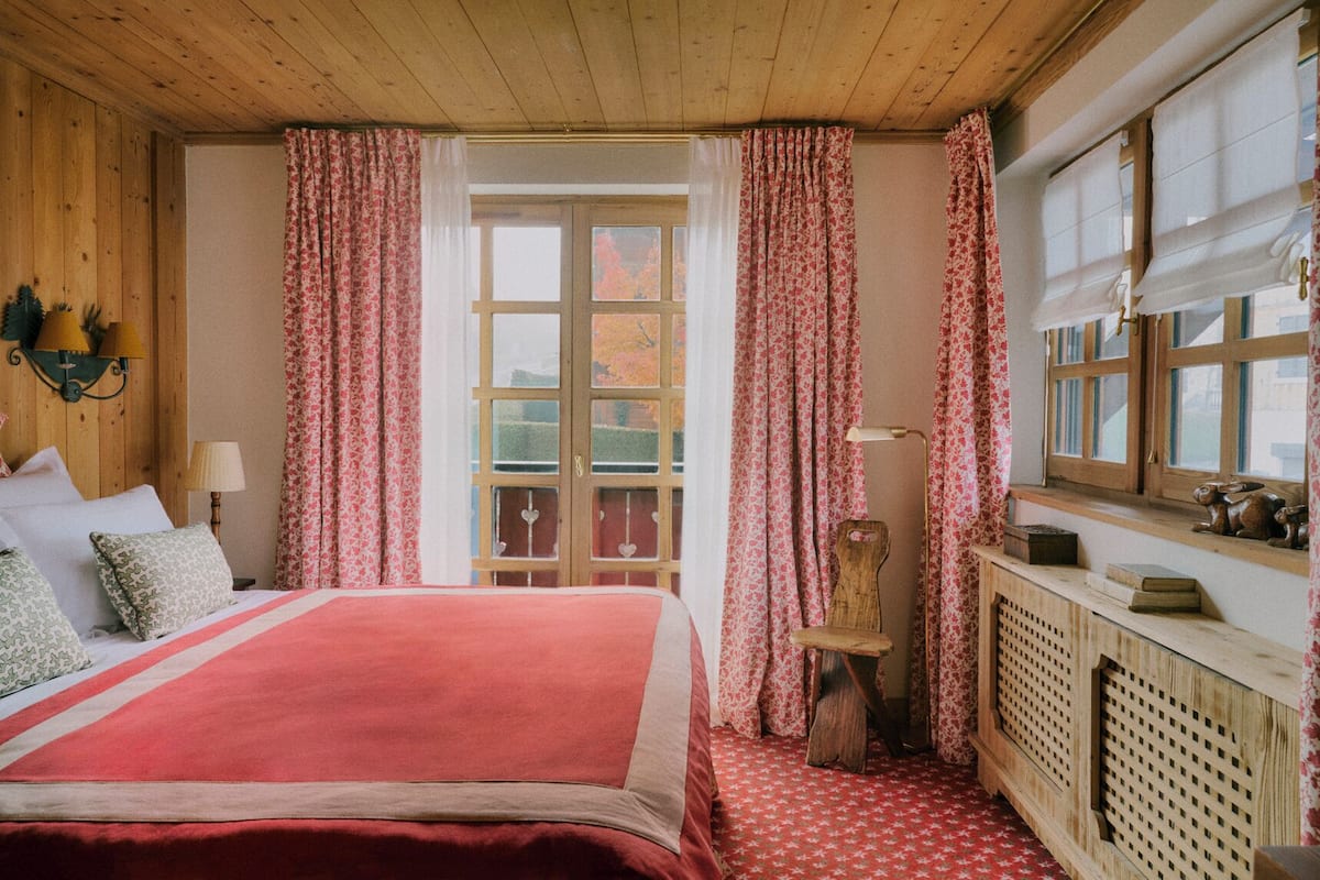 Superior kamer, 1 queensize bed | 1 slaapkamer, luxe beddengoed, een kluis op de kamer