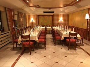 Lunch and dinner served - Hotel Schwarzwälder Hof (Achern)