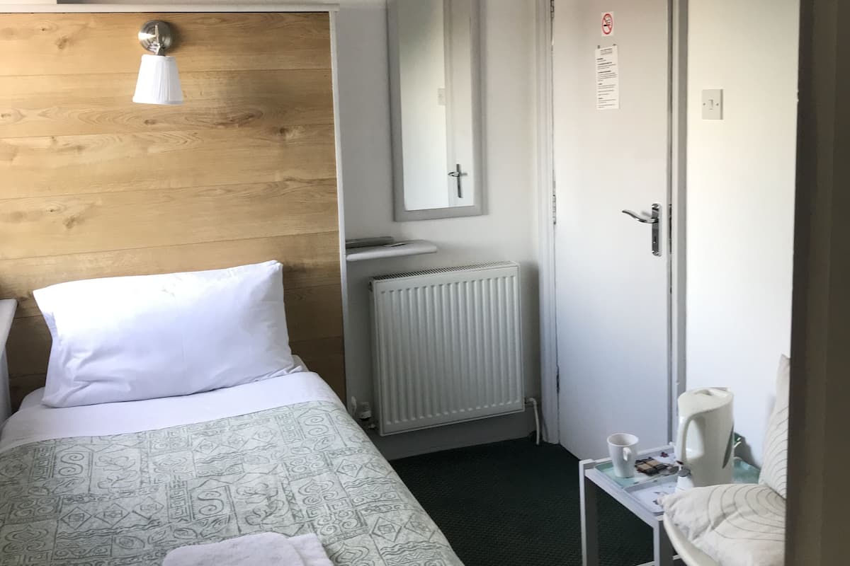 Single Room | Individually decorated, individually furnished, desk, blackout drapes