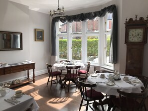 Interior detail - Victoria Lodge (Warrington)