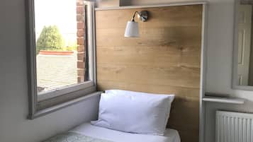 Single Room | Individually decorated, individually furnished, desk, blackout drapes