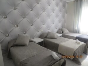 Felles sovesal, for menn og kvinner (Triple Room) | Wi-fi (inkludert) og sengetøy