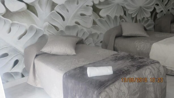 Unclassified image, 1 of 6, button - La Torre Hostel (Caldas de Reis)