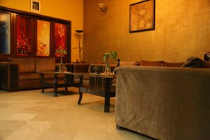 Lobby - Hotel Sweet Inn (Lahore)