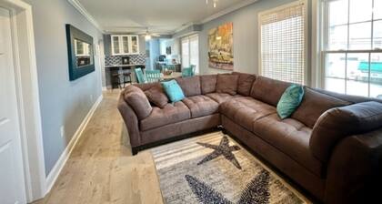 Hiljattain remontoitu! Great Northend -paikka 1. 5 korttelin päässä rannalta w / pysäköinti