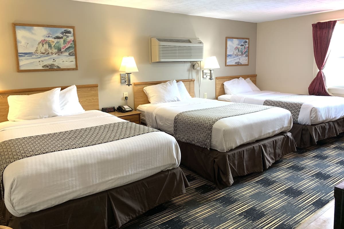 Standard Triple Room, Multiple Beds, Non Smoking