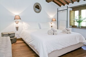 Suite Confort (Carlotta) | Cunas gratuitas, camas extra, wifi gratis y ropa de cama