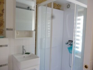 Hair dryer, towels, toilet paper