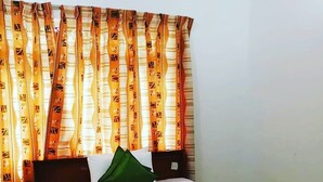 Doppia Deluxe, 1 letto matrimoniale | Biancheria da letto di alta qualità, materassi a doppio strato