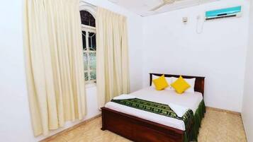 Deluxe Double Room, 1 Double Bed, Garden View | Premium bedding, pillowtop beds, in-room safe, individually decorated