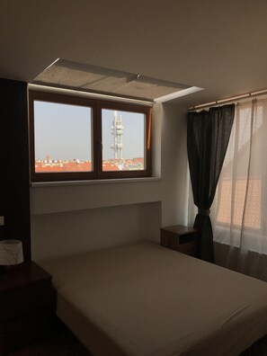 2 bedrooms, in-room safe, iron/ironing board, WiFi