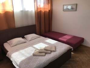 2 Schlafzimmer, Zimmersafe, Bügeleisen/Bügelbrett, WLAN