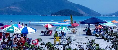 بالقرب من الشاطئ