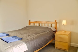2 bedrooms, bed sheets