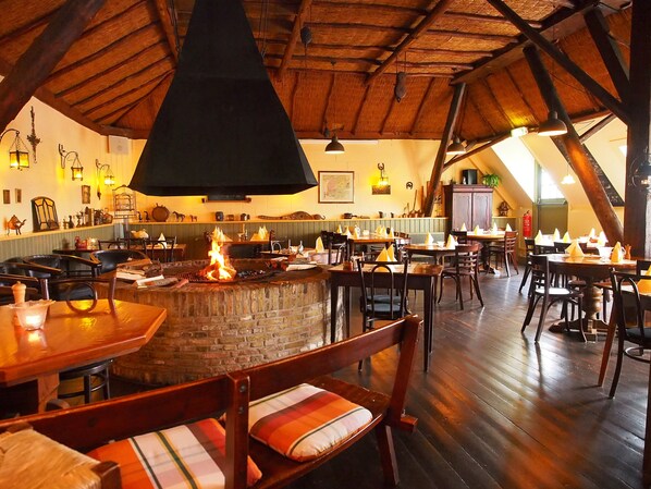 Dinner served, sea views - Recreatiebedrijf De Koevoet (Teroele)