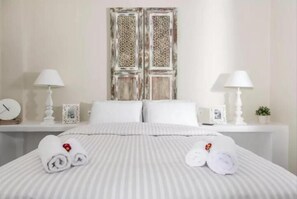 Desk, blackout drapes, iron/ironing board, free WiFi
