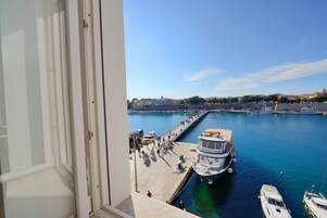 Luxury Apartment, 2 Bedrooms, Sea View | City view