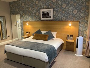 Desk, iron/ironing board, free WiFi, bed sheets