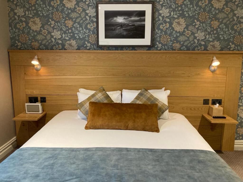 Deluxe Double or Twin Room | Desk, iron/ironing board, free WiFi, bed sheets