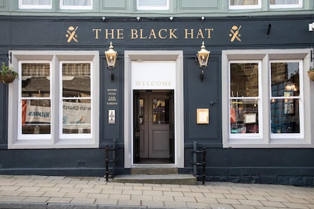 Exterior. The Black Hat
