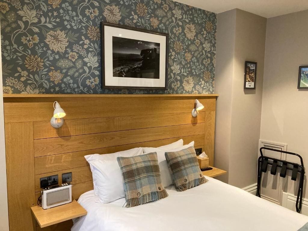 Standard Double Room | Desk, iron/ironing board, free WiFi, bed sheets