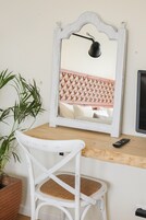 Tabla de planchar con plancha, cunas gratuitas, wifi gratis
