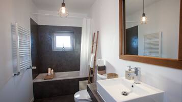 Villa, 2 Bedrooms | Bathroom | Hair dryer, towels, soap, toilet paper