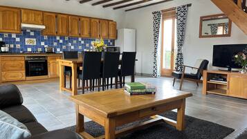 TV connectée, lecteur de DVD, livres, vidéothÚque