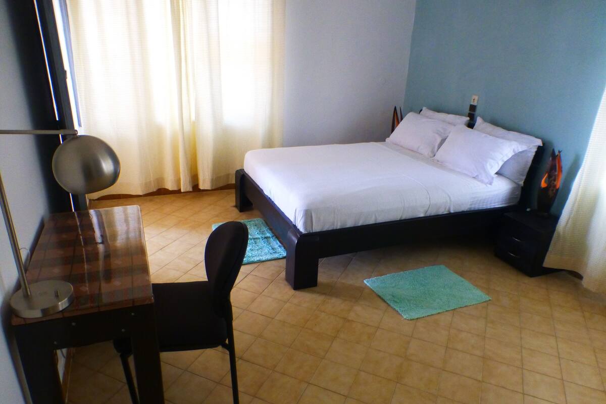 Laptop workspace, blackout drapes, rollaway beds (surcharge)