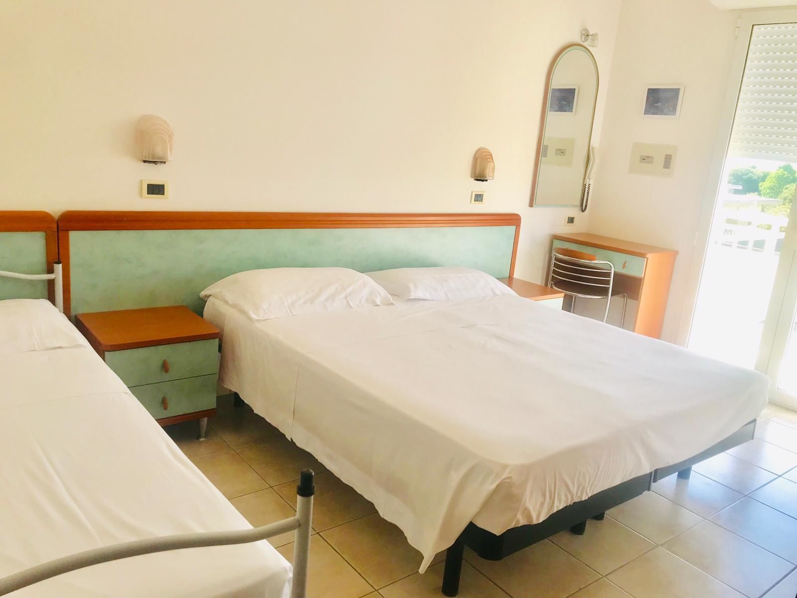 Triple Room | In-room safe, free cribs/infant beds, free WiFi, bed sheets