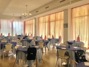Free daily buffet breakfast - Hotel Essen (Rimini)