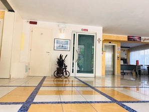 Lobby - Hotel Essen (Rimini)