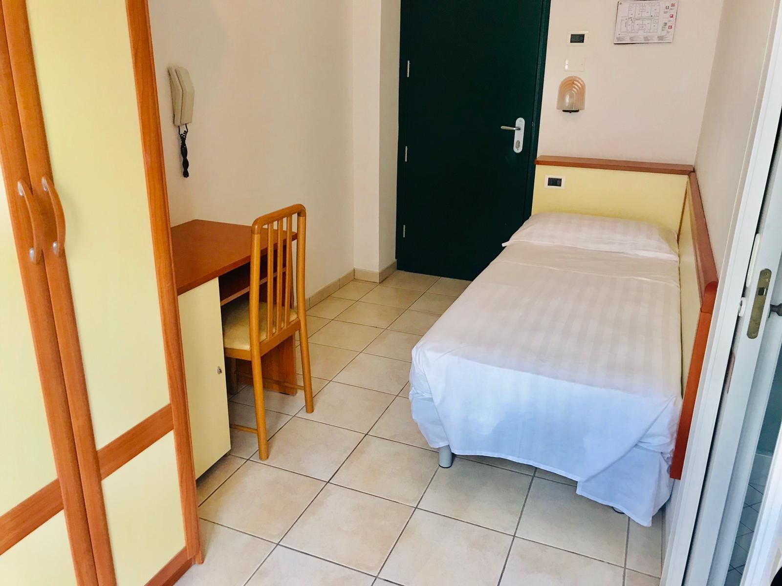 Single Room | In-room safe, free cribs/infant beds, free WiFi, bed sheets