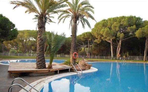 Alberca al aire libre por temporada