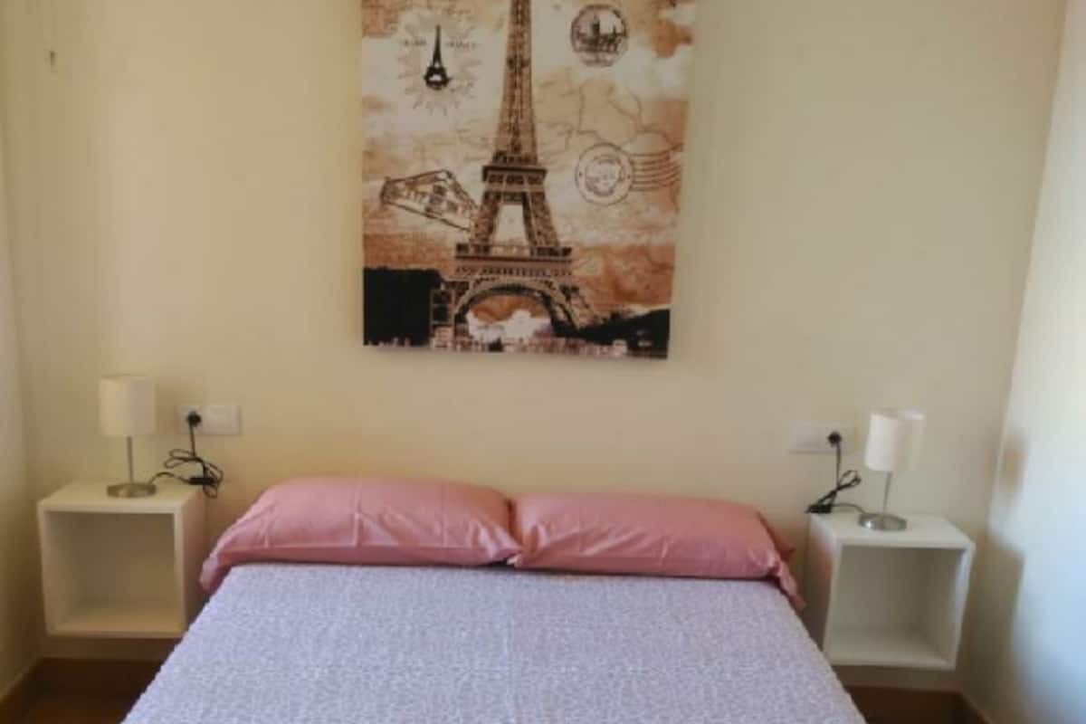 Apartment, 4 Bedrooms, Terrace (8 personas) | 4 bedrooms, desk, free cribs/infant beds, free WiFi