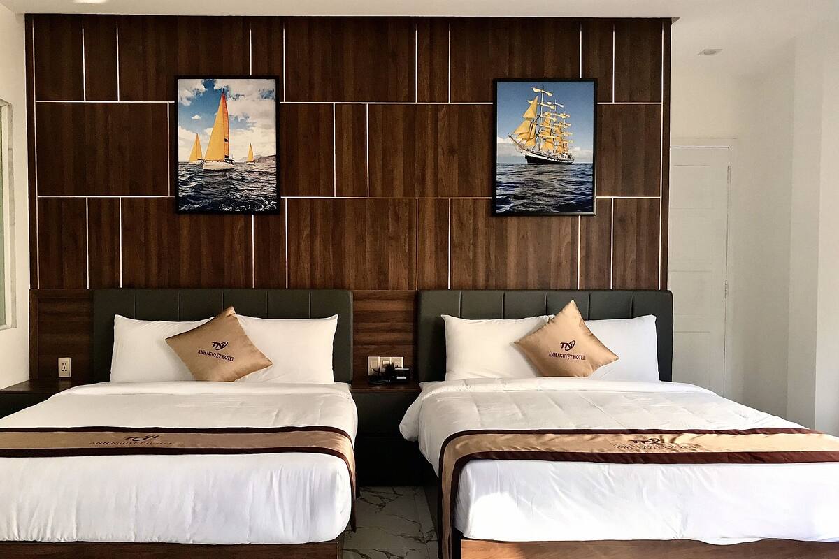 Deluxe Family Room | Minibar, bàn, truy cập Internet không dây miễn phí, bộ trải giường 