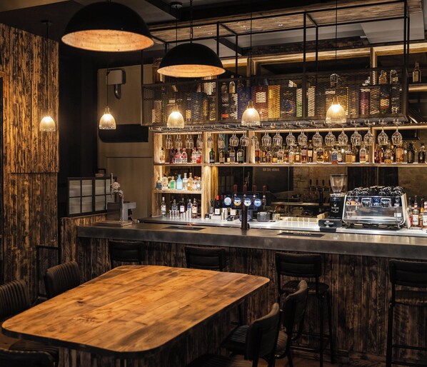 酒吧（店内）