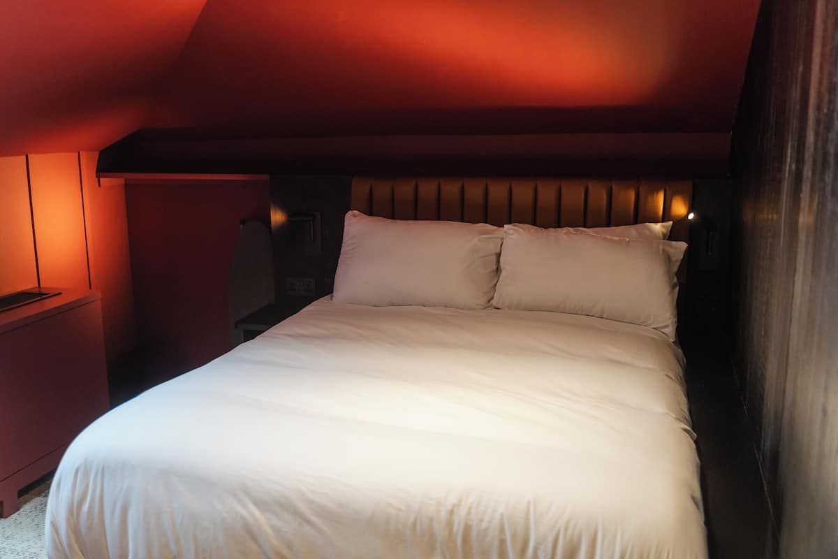 1 bedroom, in-room safe, free WiFi, bed sheets