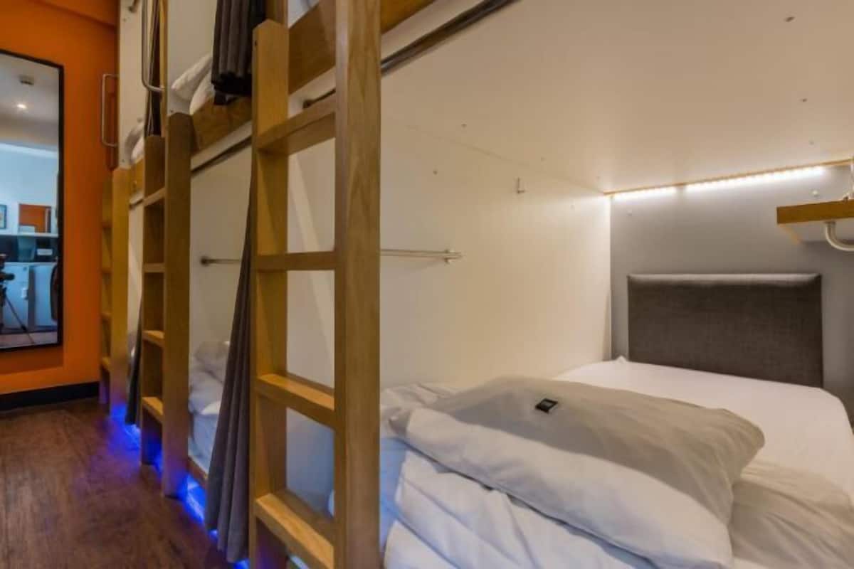 In-room safe, free WiFi, bed sheets
