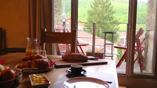 Breakfast meal - La Porte Bleue (Saint-Antonin Noble Val)