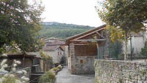 Exterior - La Porte Bleue (Saint-Antonin Noble Val)