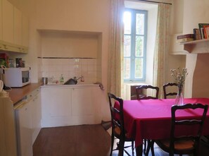 Fridge, microwave, oven, coffee/tea maker - La Porte Bleue (Saint-Antonin Noble Val)