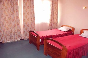 Comfort Double or Twin Room | Desk, blackout curtains, rollaway beds, free WiFi