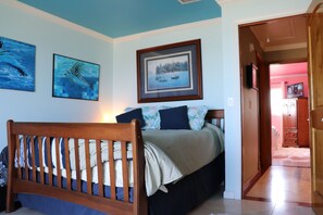 2 عدّة غرف نوم ومكواة/لوح كي وواي فاي مجانًا وملاءات أسرّة